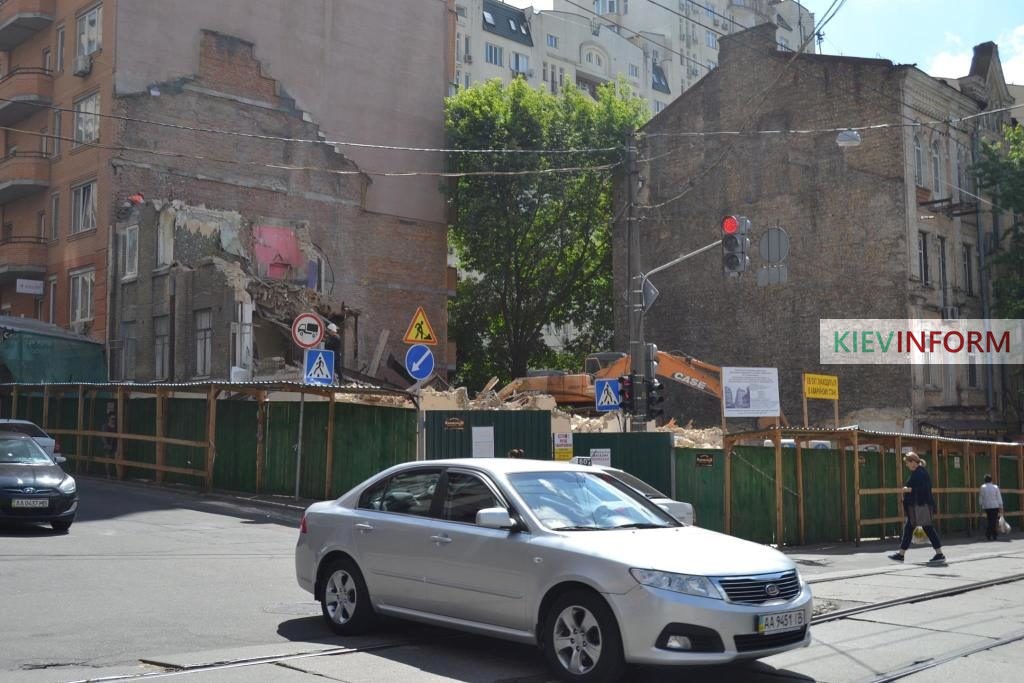 Столетнее здание на Дмитриевской 60 таки снесли (Фото, Видео)