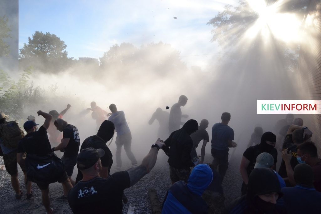 В сети появилось видео противостояний на Святошинском переулке(ВИДЕО)