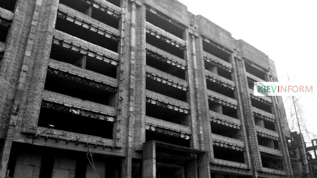 Корпус театрального института: Смогут ли спасти недострой на Львовской площади