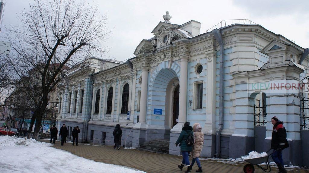 История улицы Льва Толстого и изысканного здания на ней