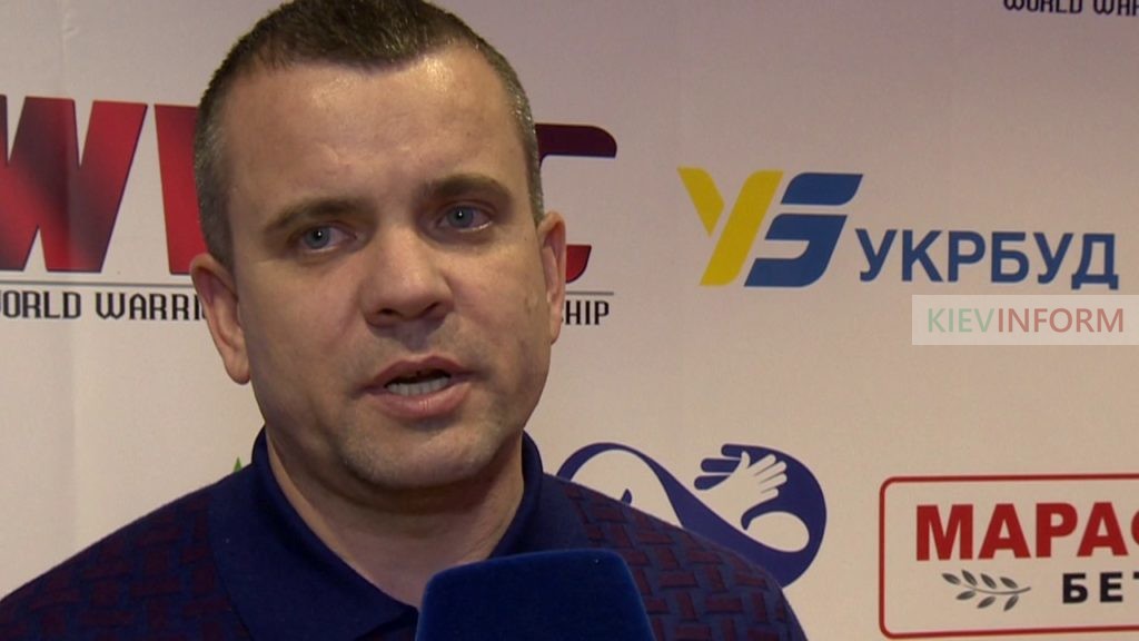 В центре Киева вывесили баннер с президентом лиги WWFC Владимиром Теслей