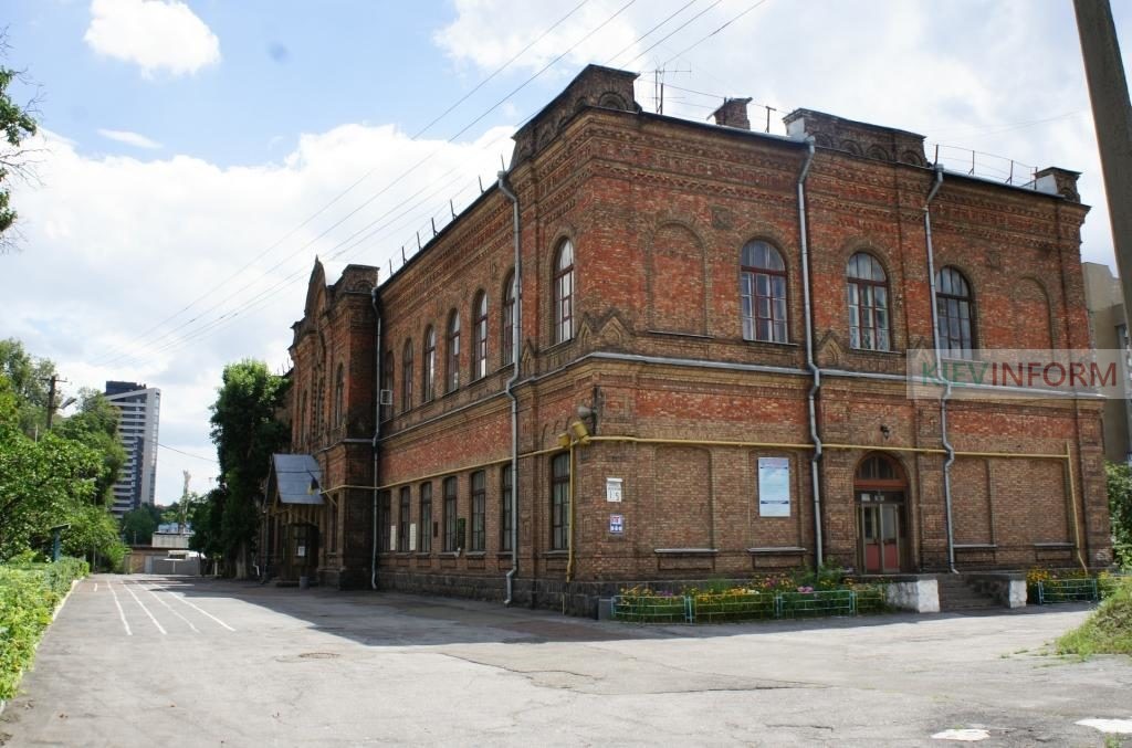 Київське вище училище залізничного транспорту в сирітському притулку