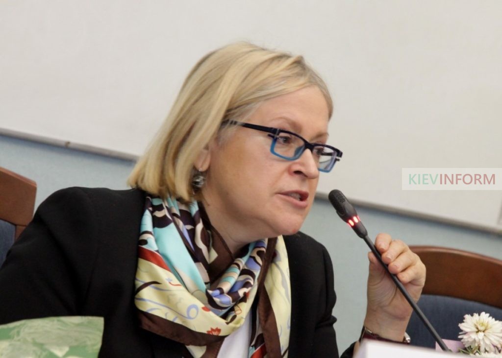 Екс-ректор НМУ ім.Богомольця штурмує будинок разом з прихильниками (ВІДЕО)