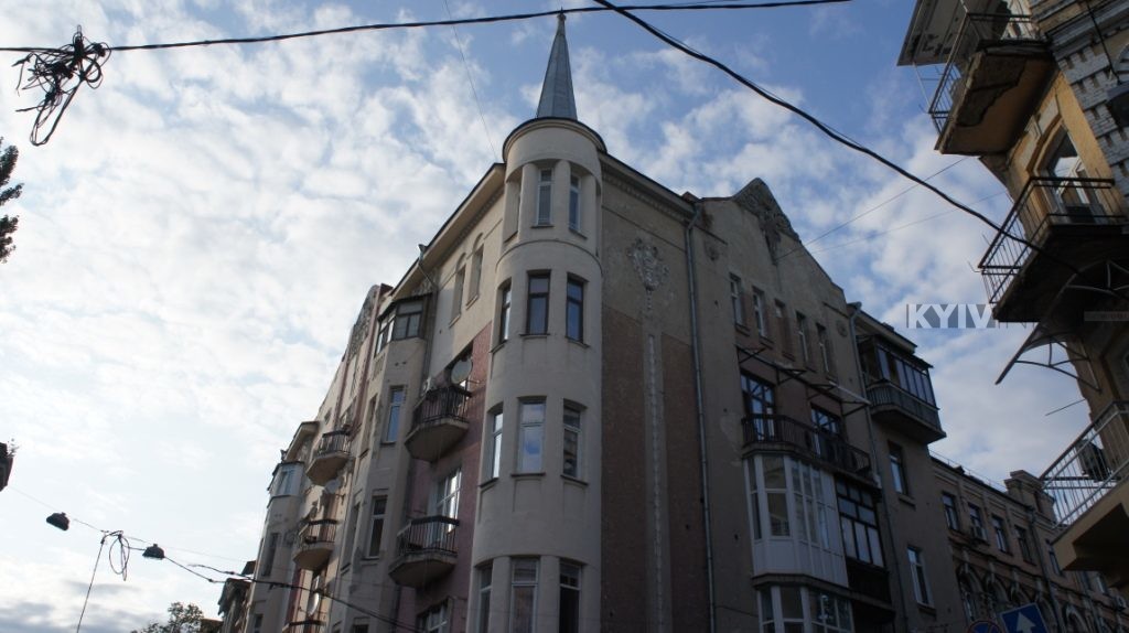 Дім з вежею на Рейтарській: від елітних квартир до комуналки та назад