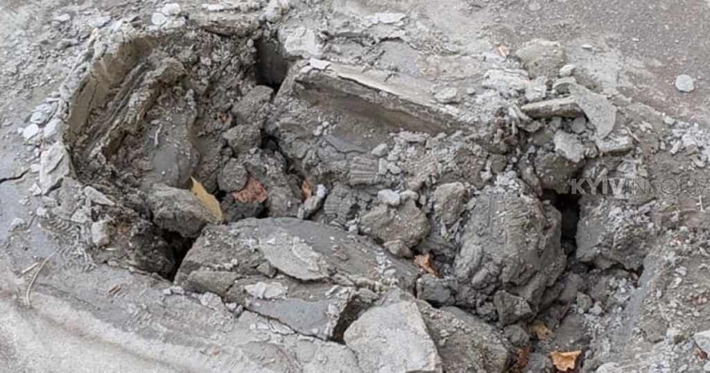 В Києві вандали вкрали муляж школяра-пішохода