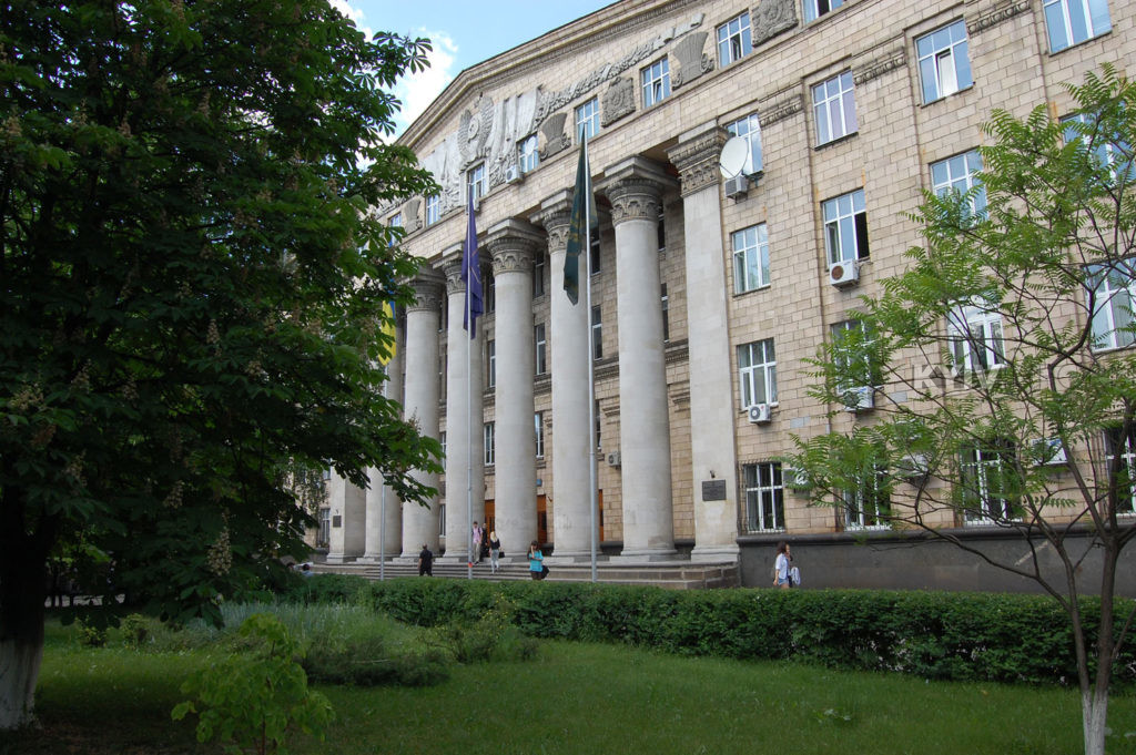 “Ви що, націоналіст?” Викладачка столичного вузу відмовилась проводити пару українською