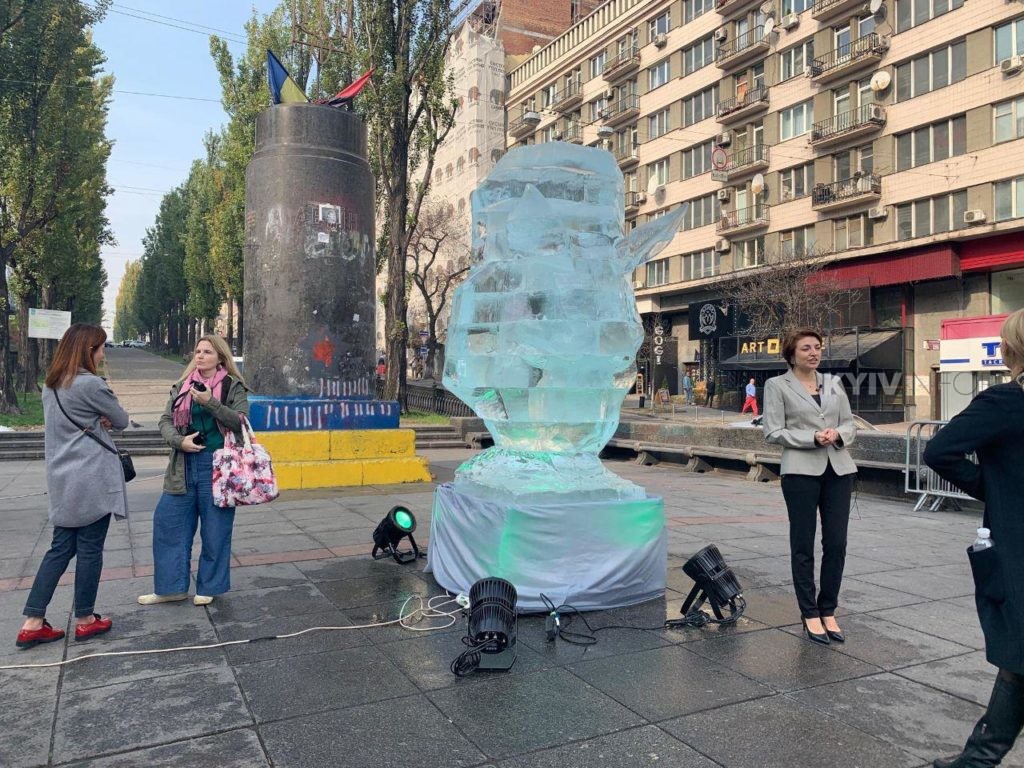 льодова скульптура