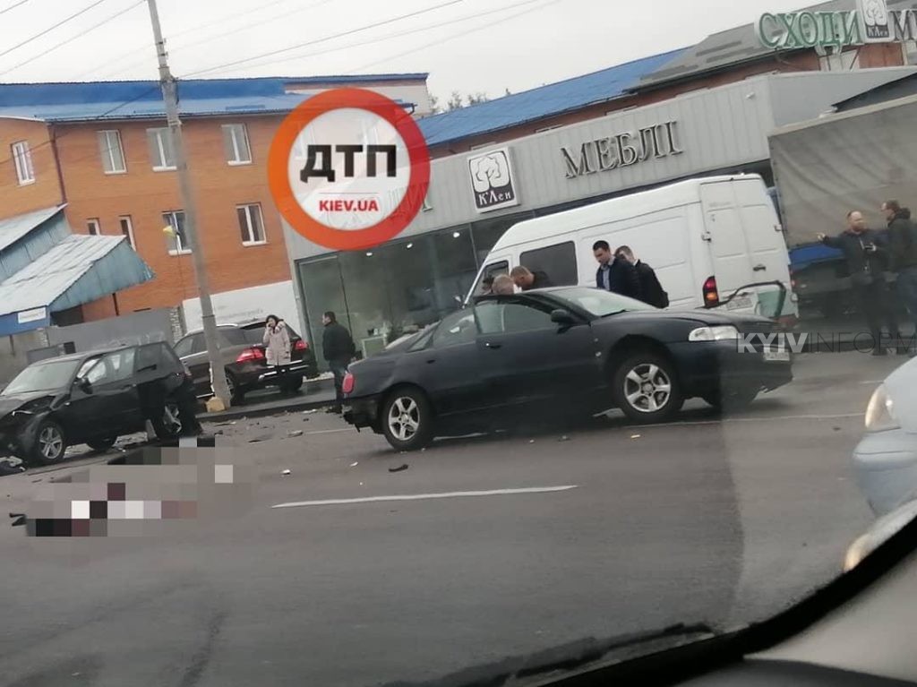 Смертельна ДТП в Києві на окружній: п’ятеро постраждалих