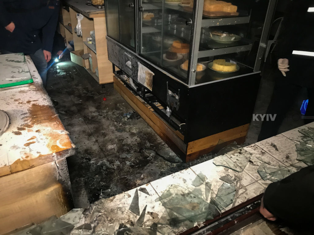 У Києві горіли магазини «Молоко від фермера»: силовики затримали зловмисників