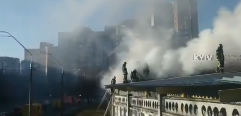 У Києві палають склади на території БЦ “Каштан” (ВІДЕО)