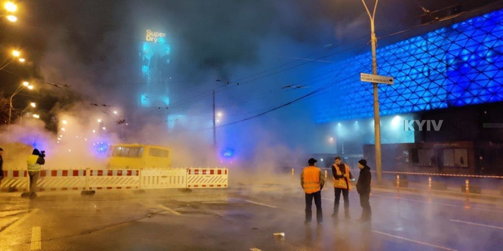 «Київтеплоенерго» сьогодні вранці завершило ремонтні роботи з усунення пошкодження магістрального трубопроводу на вулиці Антоновича