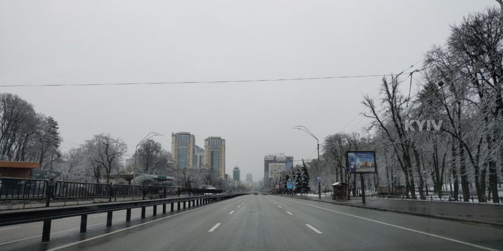 Сніг, сильний вітер і морози. Синоптик розповіла, якою буде погода в Україні