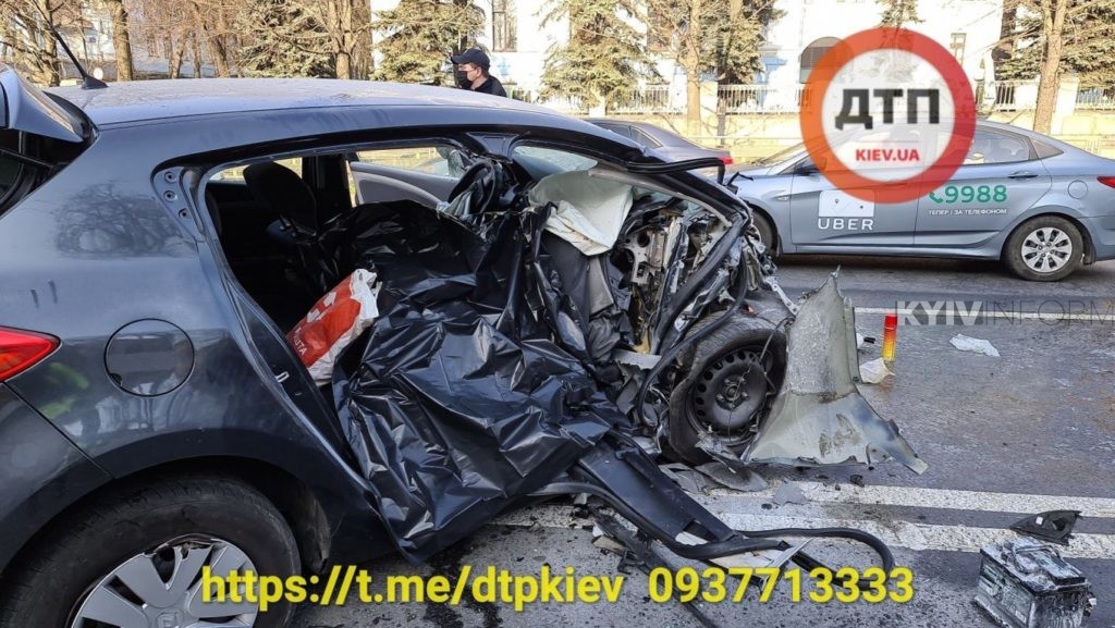 Моторошна аварія на Солом`янці: загинула жінка