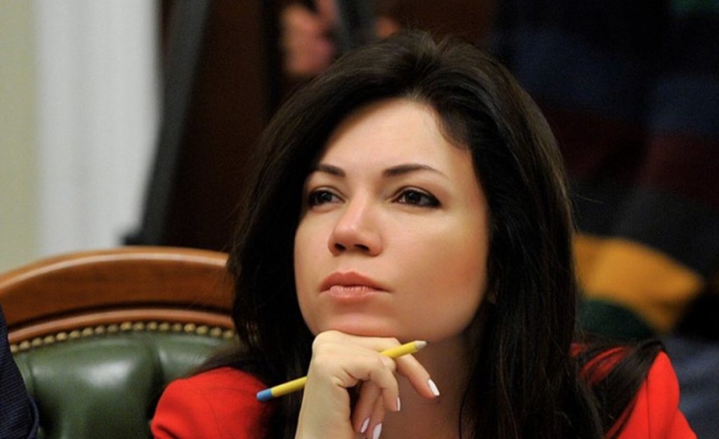 На депутатку Вікторію Сюмар напали, коли вона викрила випадки фальсифіацій