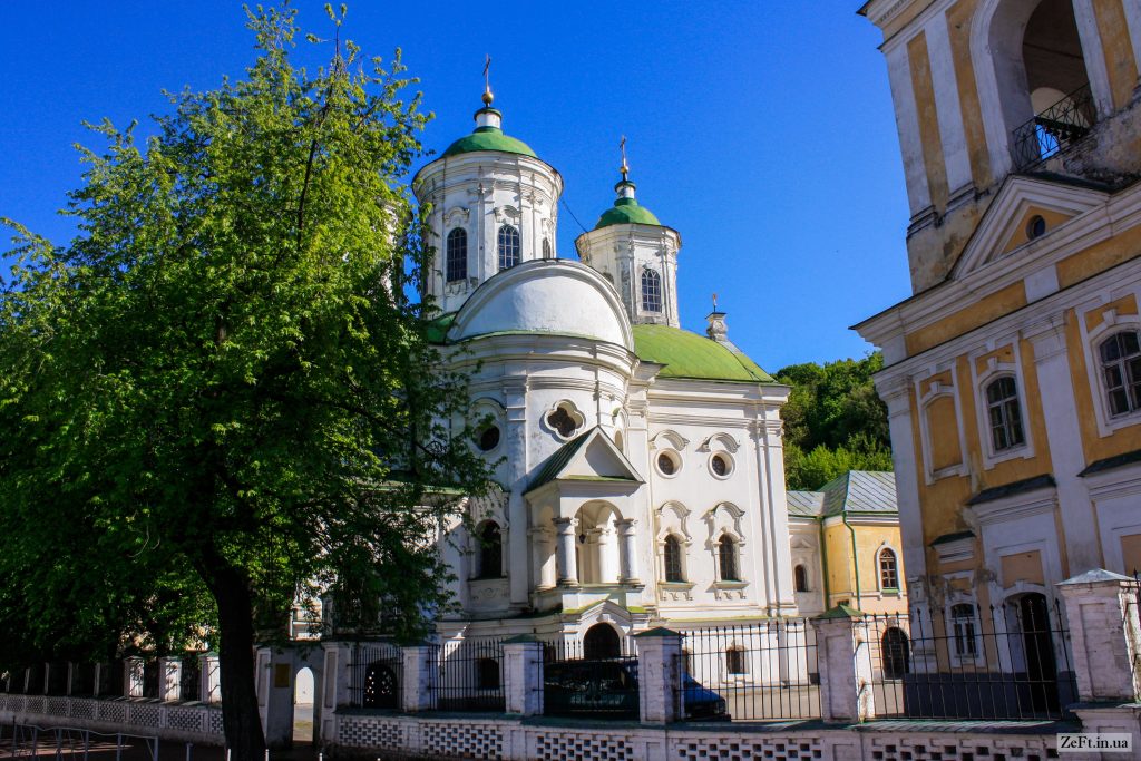 У Києві почнуть реставрацію Покровського храму та дзвіниці