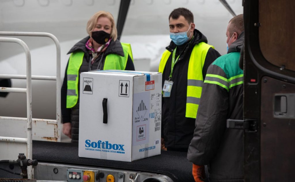 Перші вакцини від Pfizer вже сьогодні отримають жителі Київської області