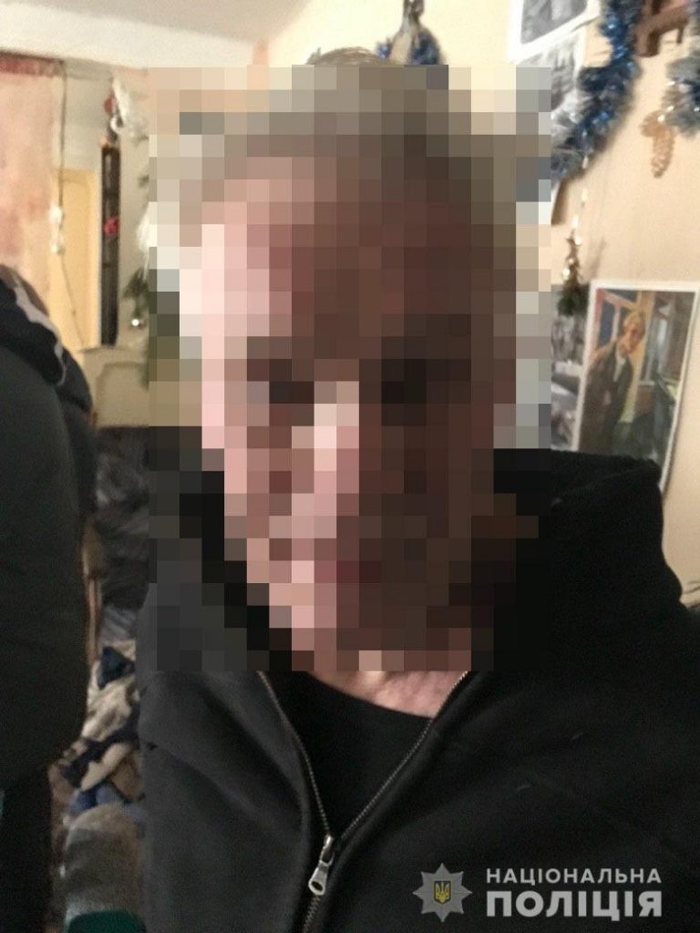 У Києві затримали пенсіонера, який два дні гвалтував молоду дівчину