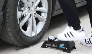 Ножний автомобільний насос