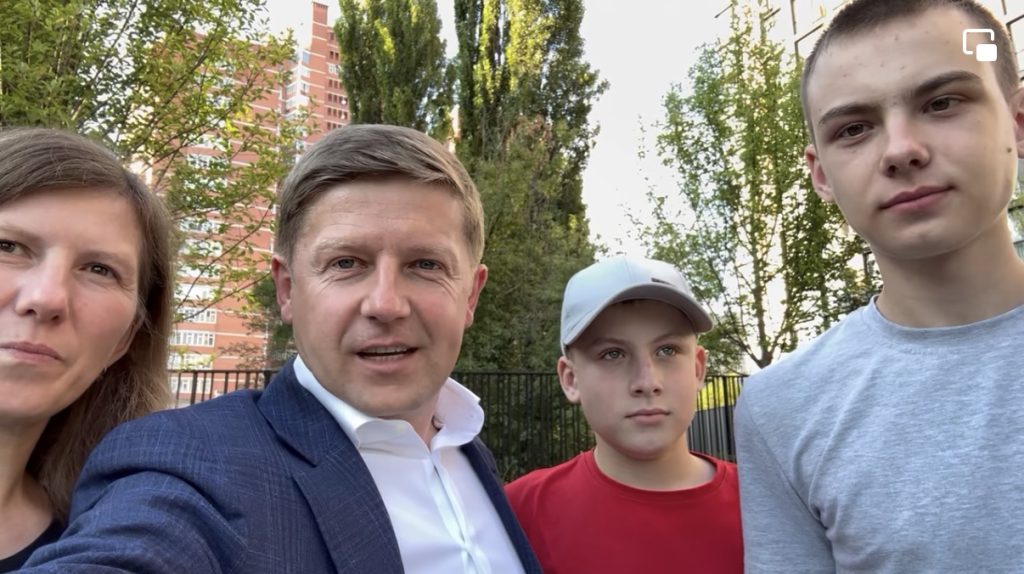Сини полеглого героя з Жашківщини розповіли про поїздку в Лондон на благодійний матч: «Чули українську мову на вулицях»