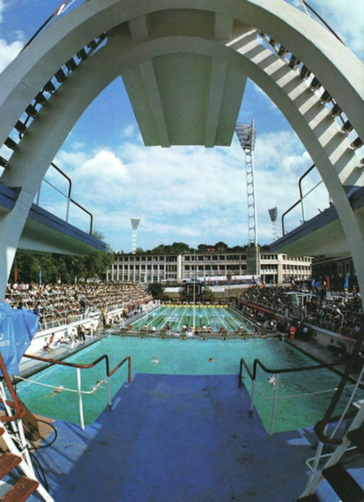 Бассейн Київ