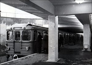 Метро Чернігівська