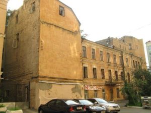 Грушевського 4б