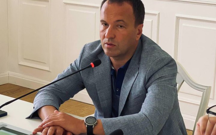 Київ за пів року не встановив в освітніх закладах комплекти акумуляторів отриманих від GIZ